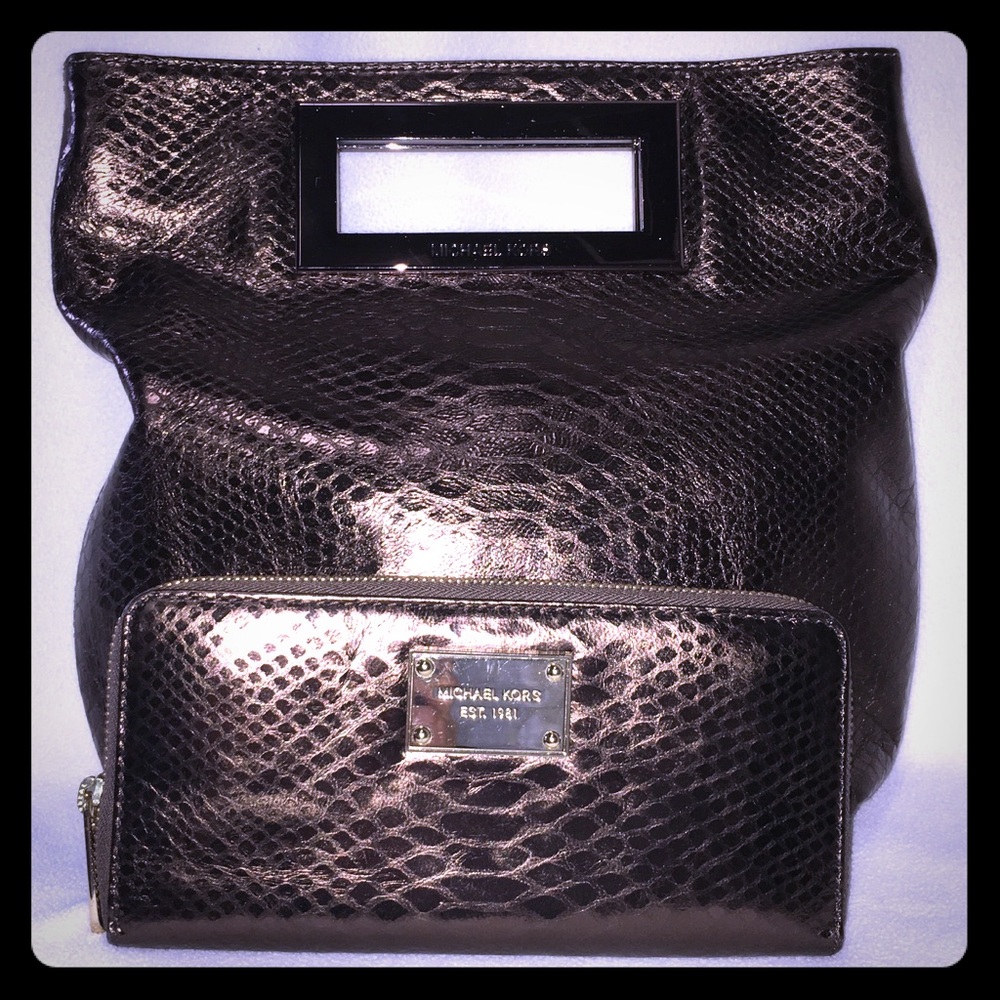 Michael Kors Bronze bag/wallet set! EUC - Picture 2 of 8